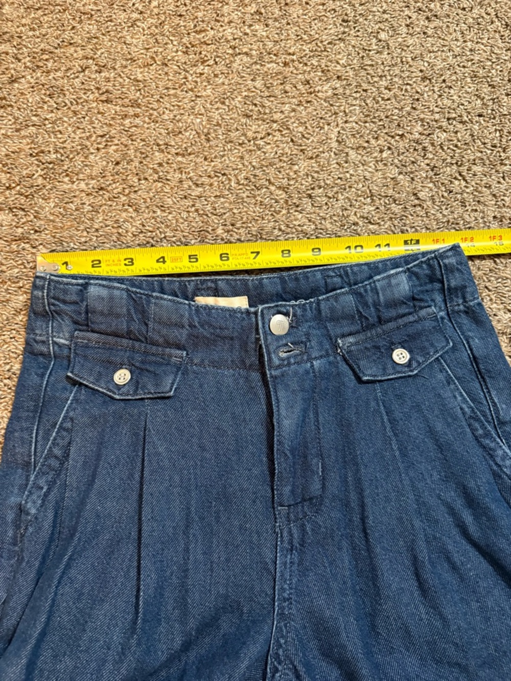 Pilcro Mid-Rise Pleated Trouser
Jeans - Picture 8 of 10